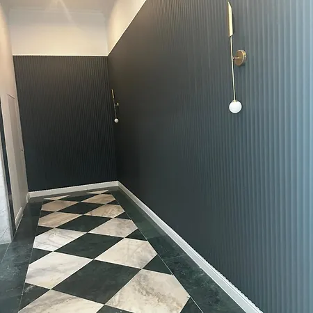Axxis Luxury Apartment Mamaia
